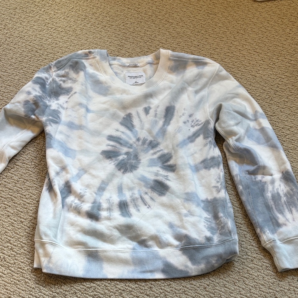 Abercrombie & Fitch Soft White Sweatshirt